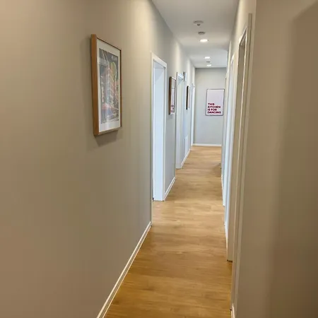 Aparthotel Business Mit Balkon *